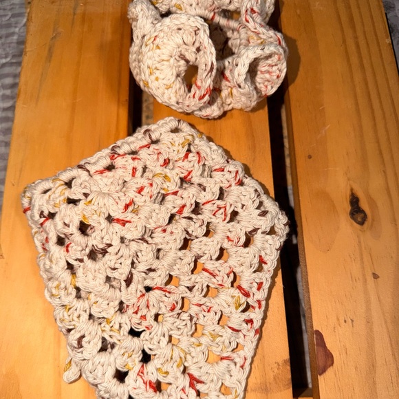 Handmade Crocheted Hair Accessory Set - Picture 2 of 5